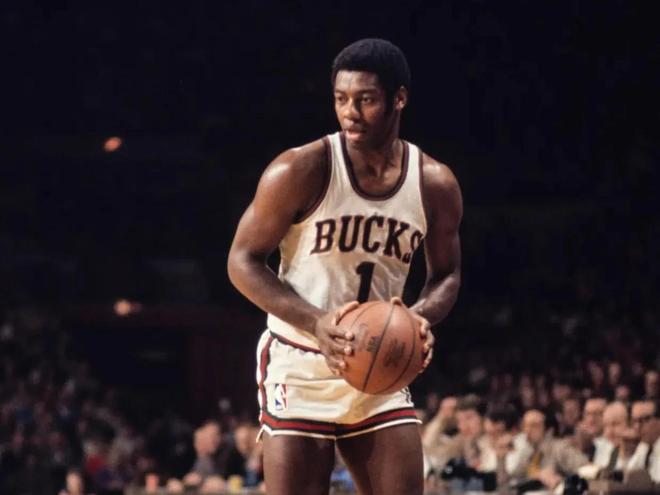 香港明星足 香港明星足